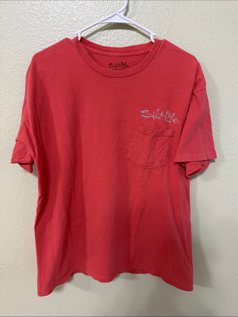 Salt Life Short-Sleeve Pocket Tee in Coral Red